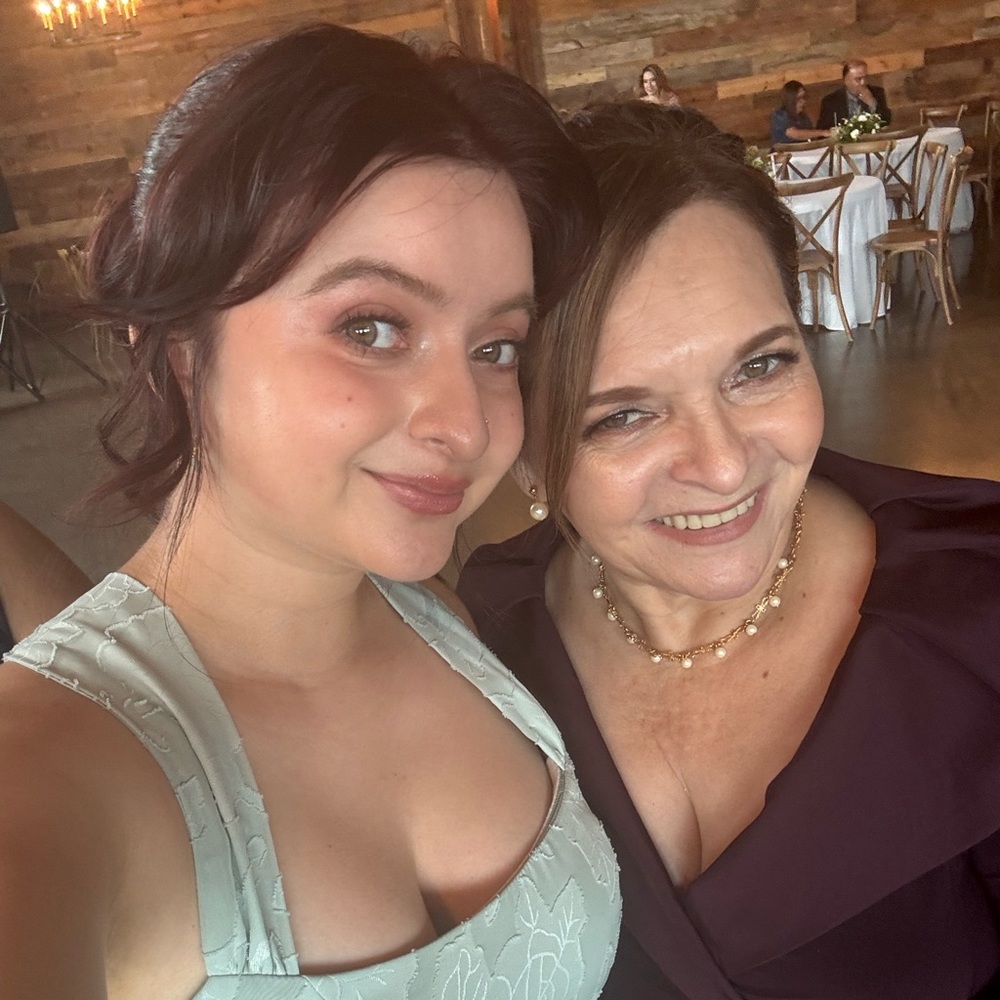 Meet your Posher, Kelly